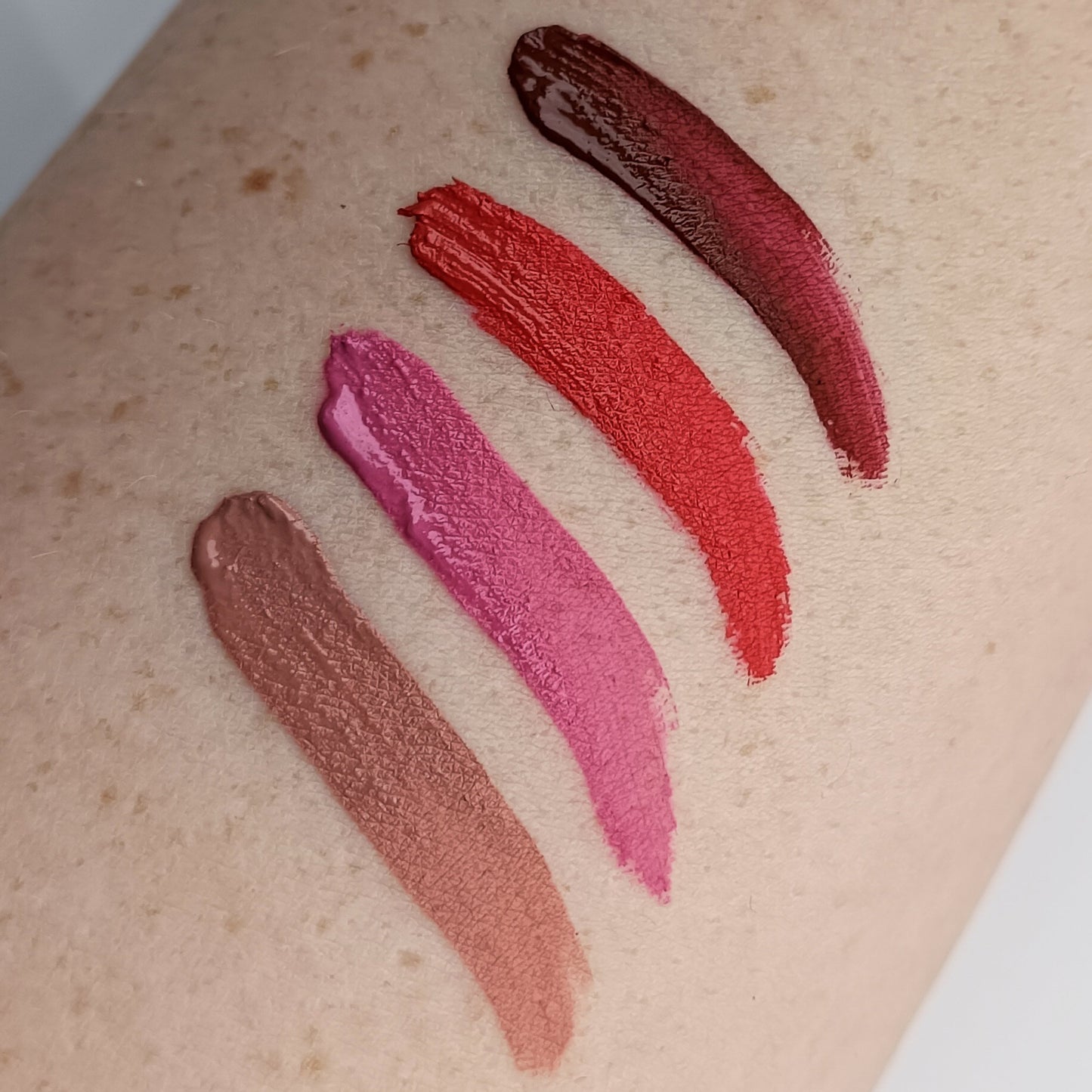 Forever On Your Lips - Liquid Lipstick in Diablo Rose