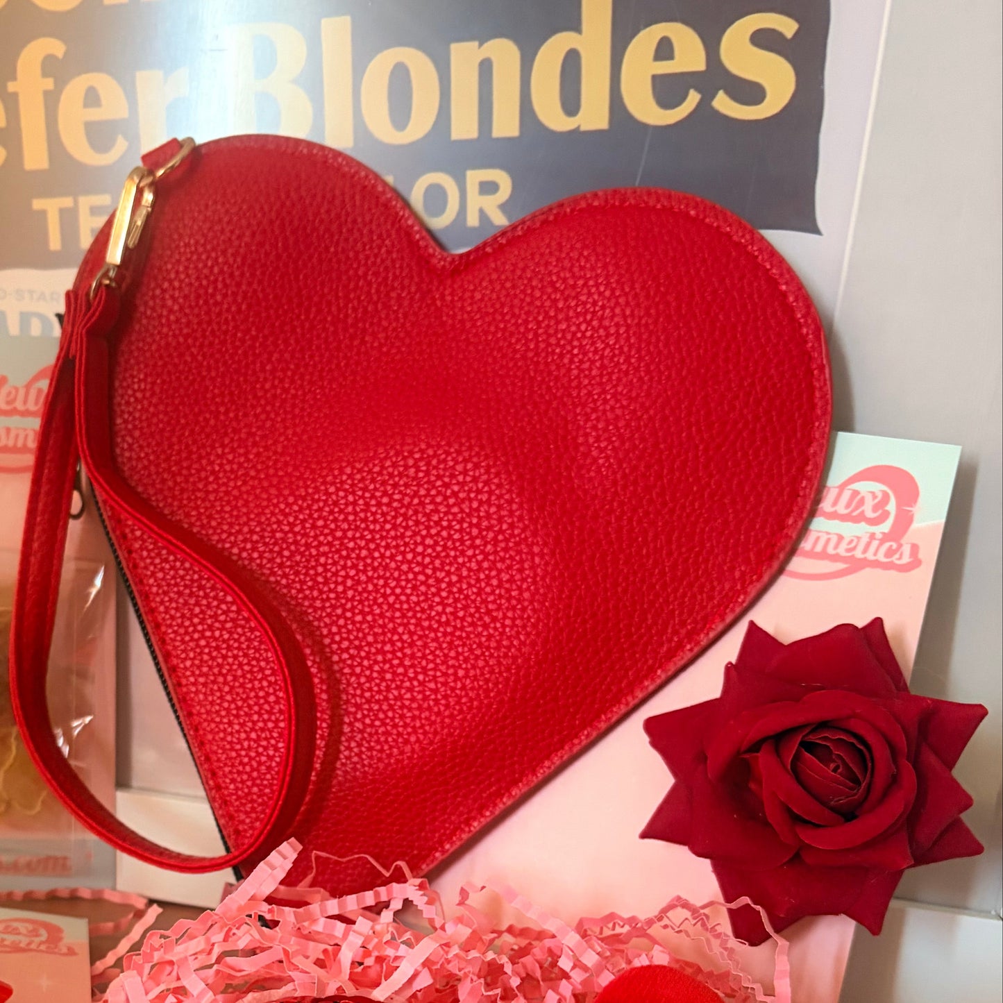 Heart clutch bag
