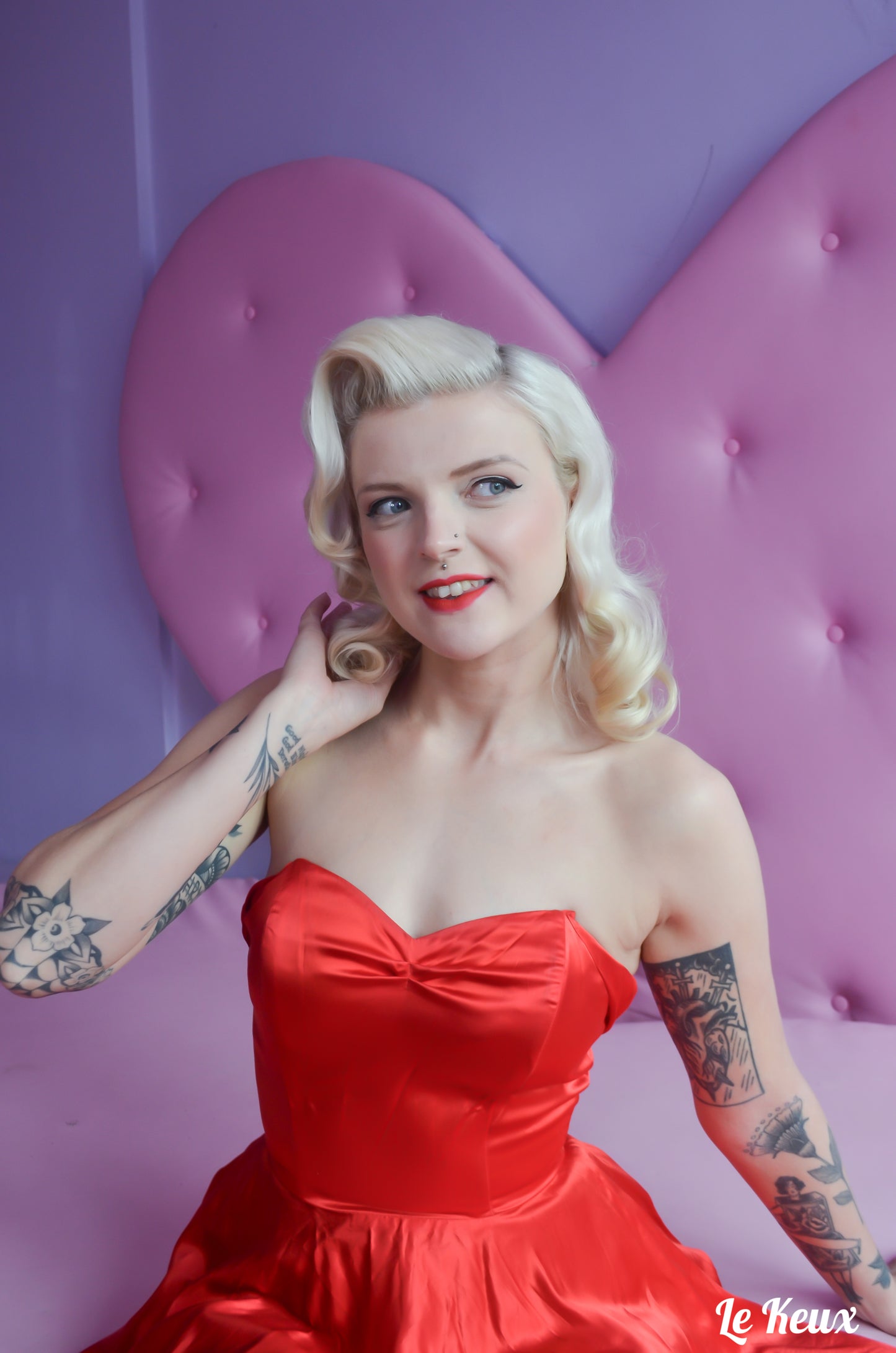 2 for 1 SALE - Pin Up Photo Shoot + Makeover for 2 people - Gift Voucher Valid for 24 months