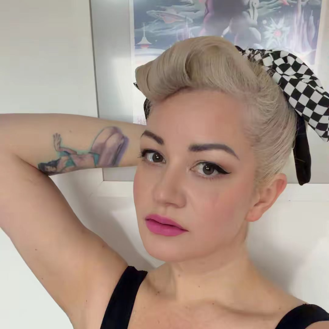 Racer girl scrunchie